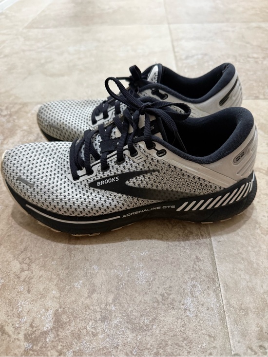 Brooks Shoes - Brooks Women’s Adrenaline GTS22 Running Shoes - White and Black